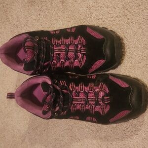 Bearpaw 10 trail shoes
